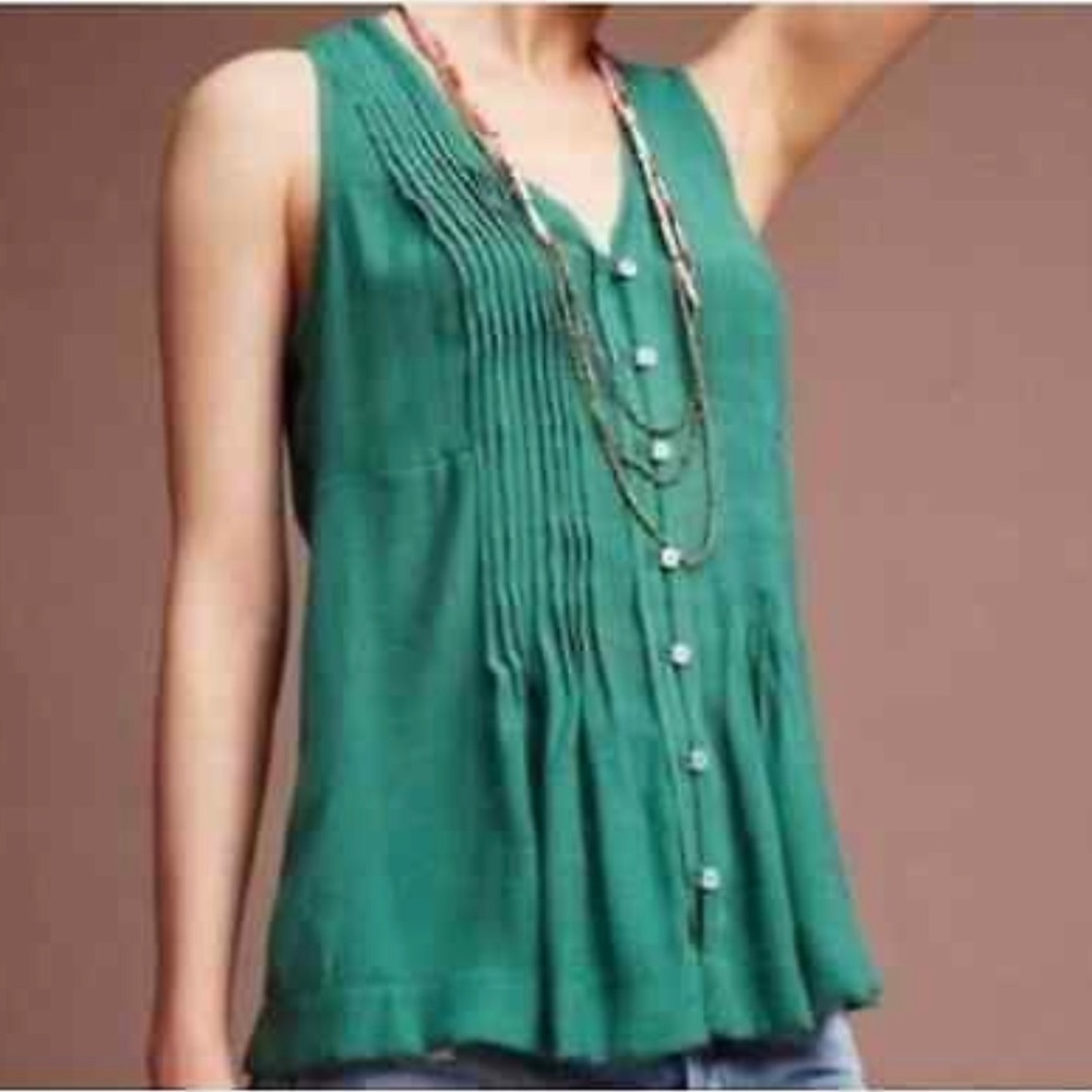 Sleeveless Green Pintuck Button-Front Women's Top